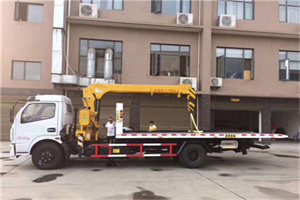 松潘附近汽车轮胎更换