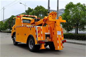 松潘高速路拖车费